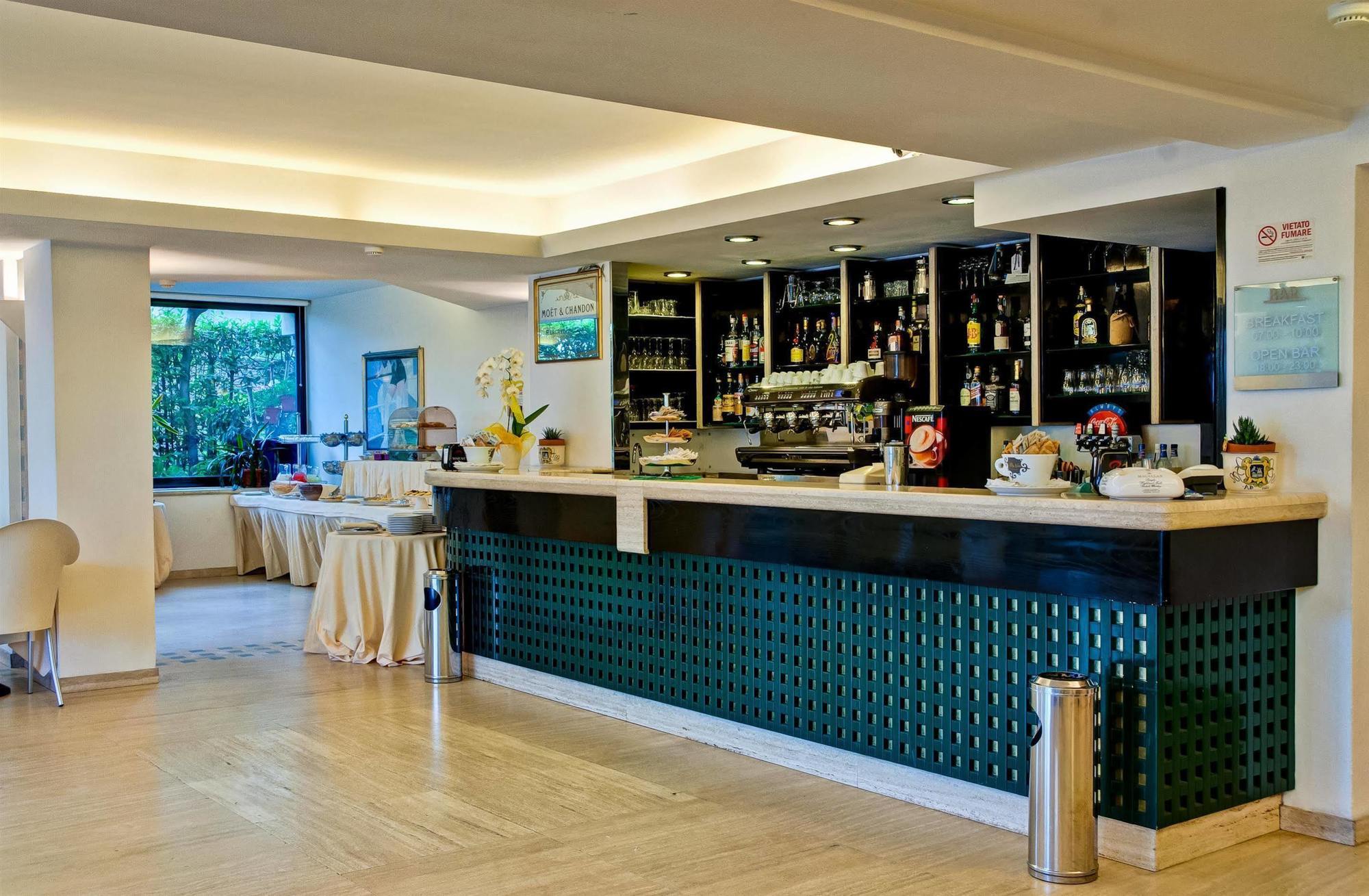 Hotel Europa Beach Village Giulianova Buitenkant foto